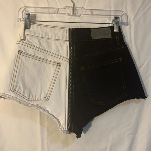 Carmar 2-Tone Denim Jean Shorts Middle Zipper Black White Womens Size 25 #61 - Picture 4 of 7